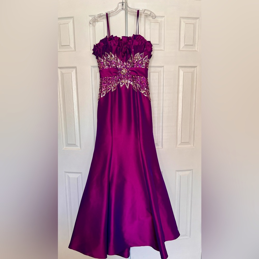 Tony Bowls Le Gala gown